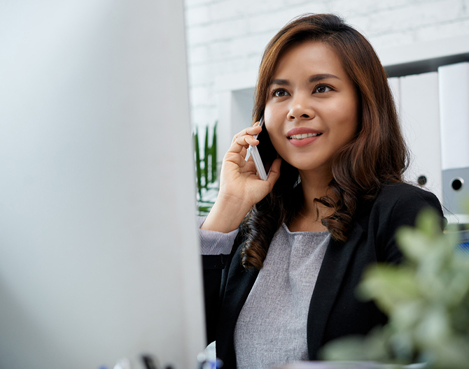 Offshore professional working at their desk in the Philippines